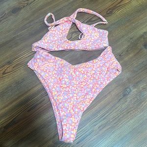 Skatie bikini XS top medium melly bottom
